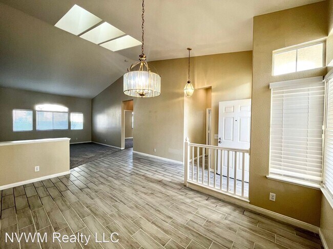 Foto del edificio - 3 br, 2 bath House - 9316 Evergreen Canyon Dr