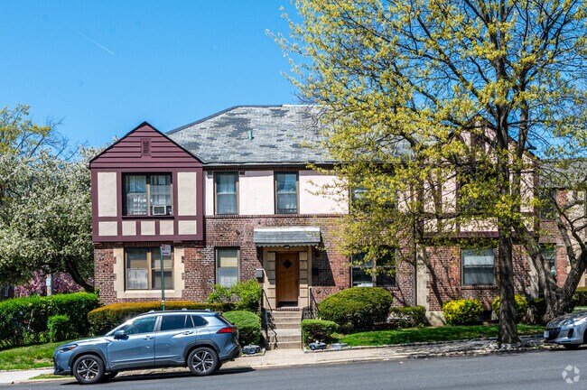 Foto del edificio - 76-03 Ditmars Blvd