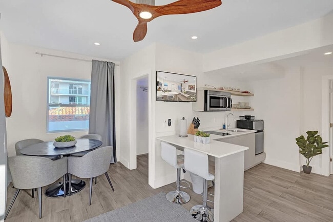 Building Photo - 3020 Seville St