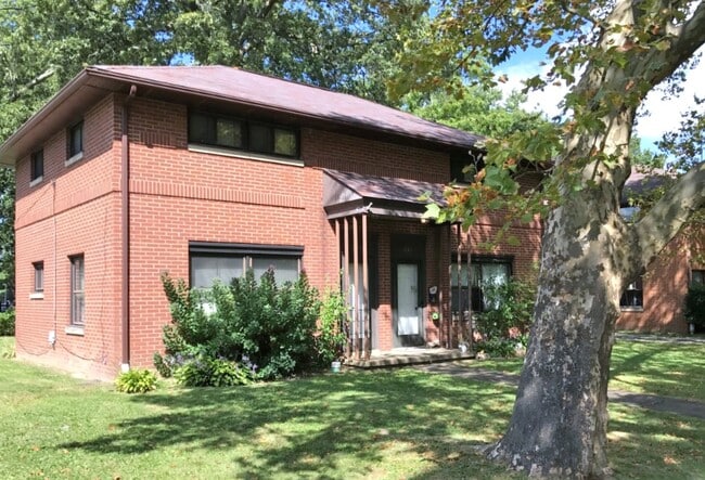 Building Photo - 1135 Saxe Ave