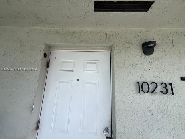 Foto del edificio - 10229 SW 173rd St