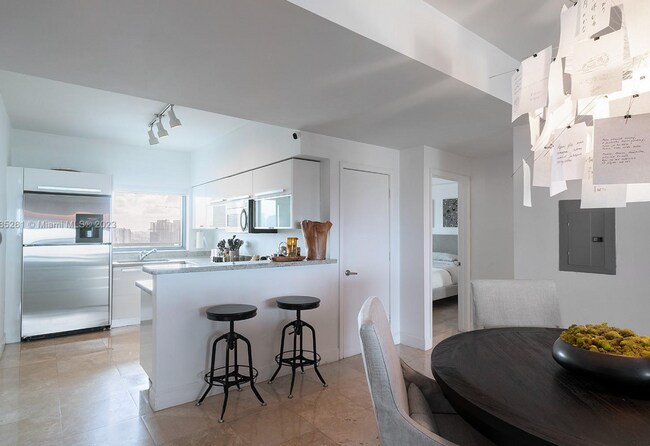 Foto del edificio - 2bed/2.5ba unit w/ breathtaking, unobstructed Bay views!