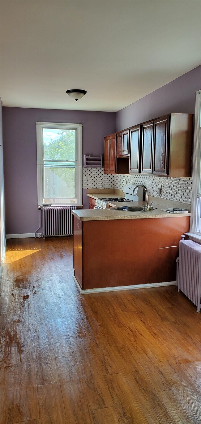 Building Photo - 277 Danforth Ave