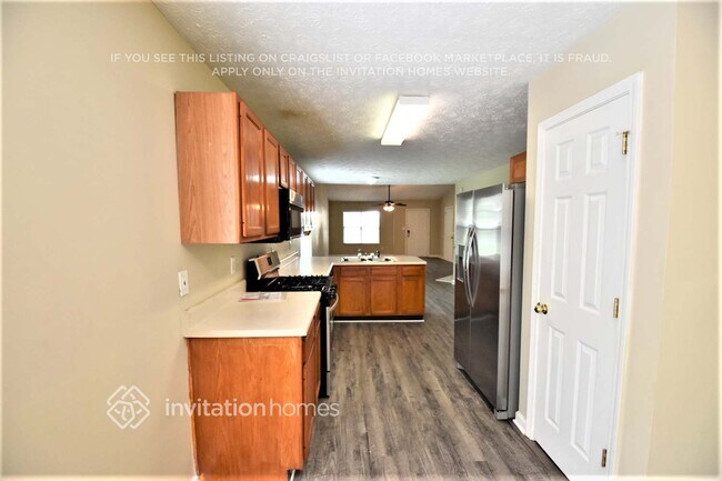 Foto del edificio - 5245 Hillcrest Glenn Dr