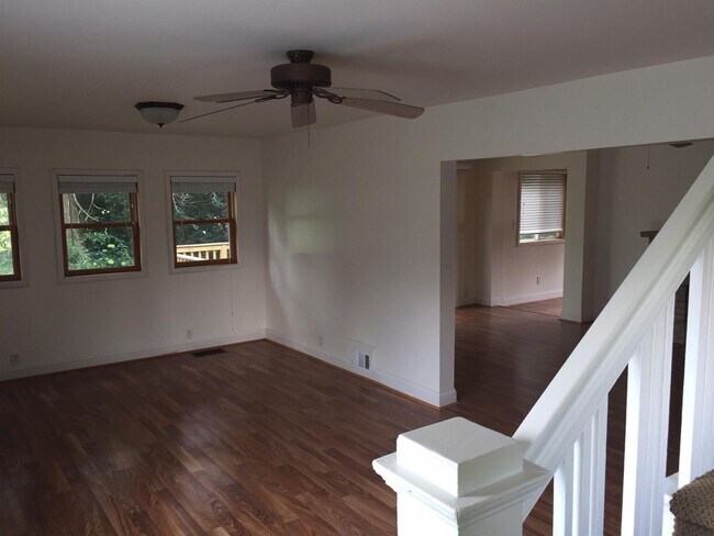 Foto del edificio - 6142 Grand Blvd