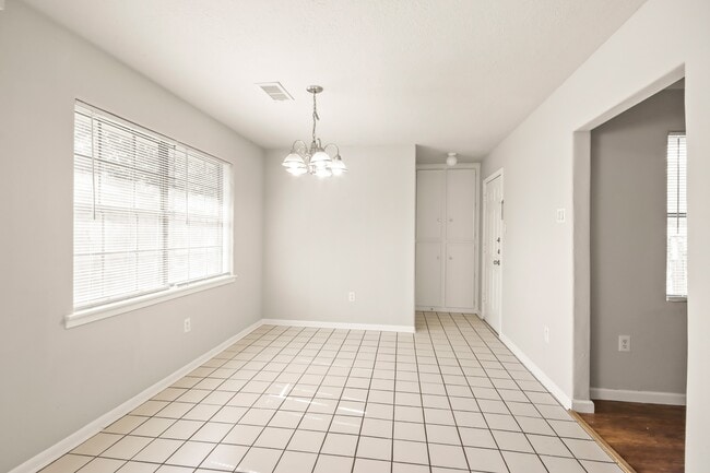 Building Photo - 3806 Montego Dr