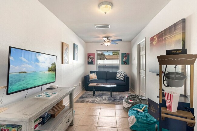 Foto del edificio - 2543 Sunny Breeze Ave