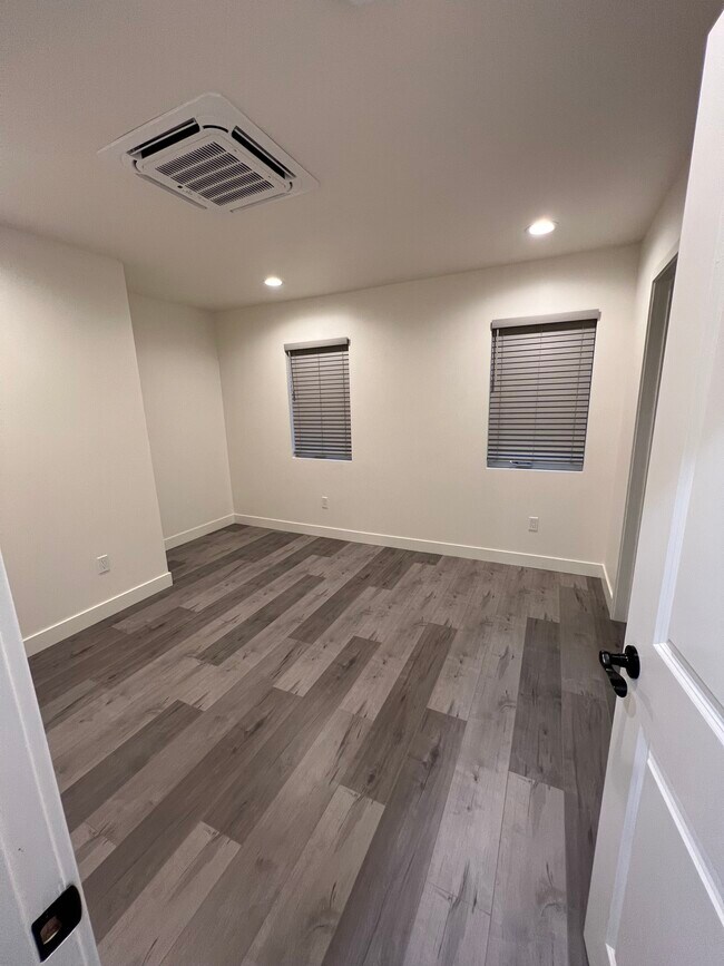 bedroom 1 - 16350 Ballinger St
