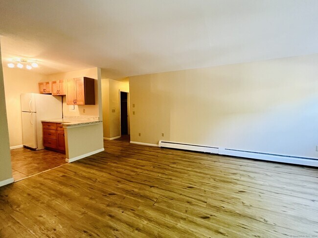Building Photo - 302 Pine Rock Ave