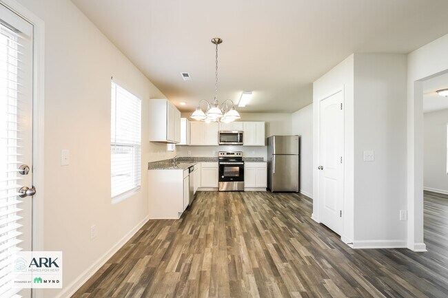 Foto del edificio - 214 Glenoaks Dr