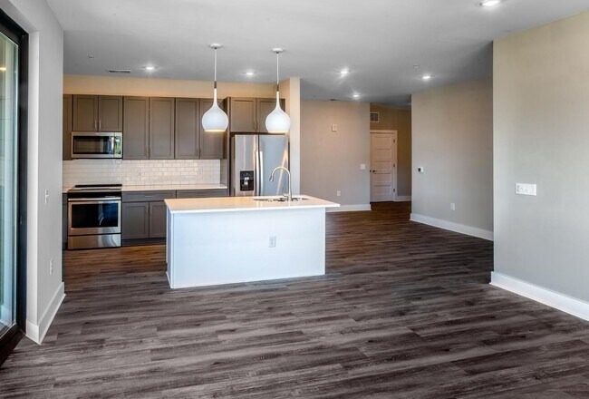 Foto del edificio - 400-402 E Chatham St