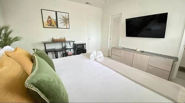 Foto del edificio - 1523 NE 51st St