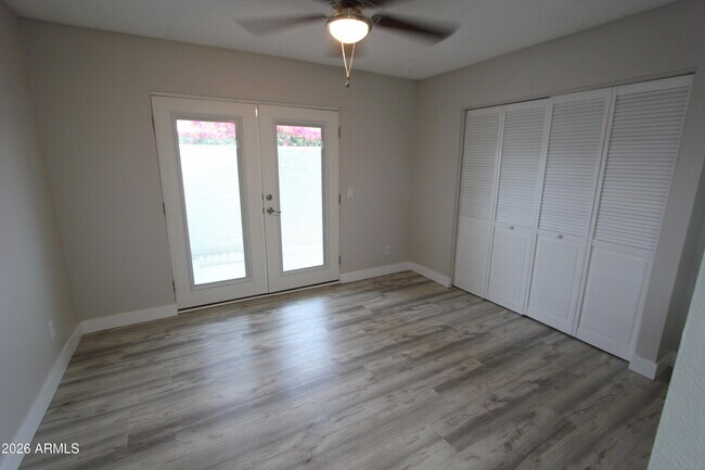 Foto del edificio - 850 S River Dr