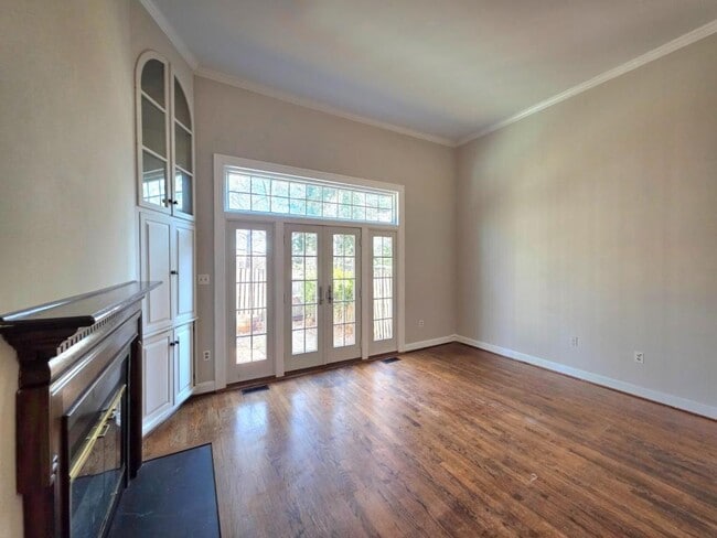 Building Photo - 117 Shooters Ct