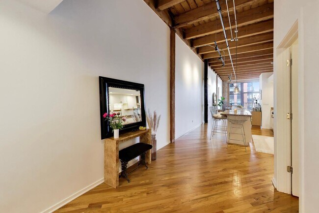 Foto del edificio - 616 W Fulton St
