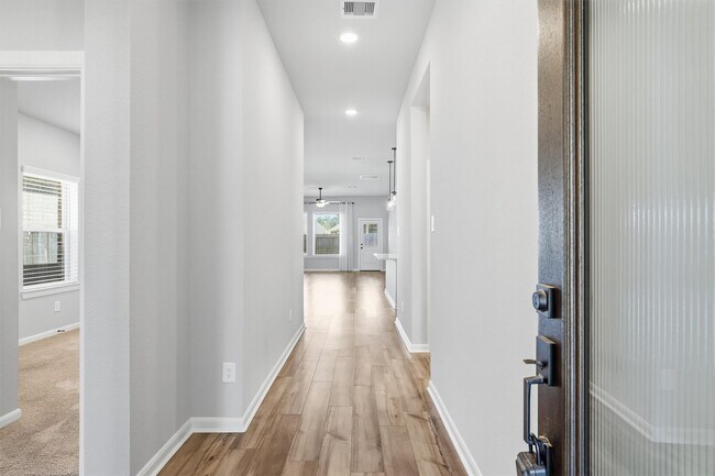 Building Photo - 1338 Lakeside Crk Rd