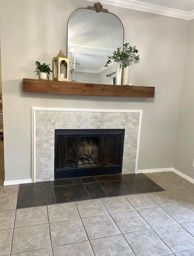 Foto del edificio - 4748 Old Bent Tree Ln