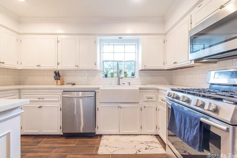 Primary Photo - 6509 Blackstone Dr