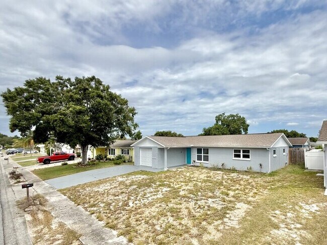 Building Photo - 6417 Sutherland Ave