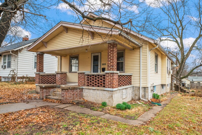 809 S Crysler Ave, Independence, MO 64052 House Rental in