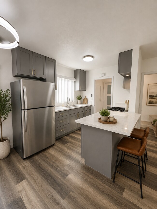 Foto del edificio - 7944 Comstock Ave