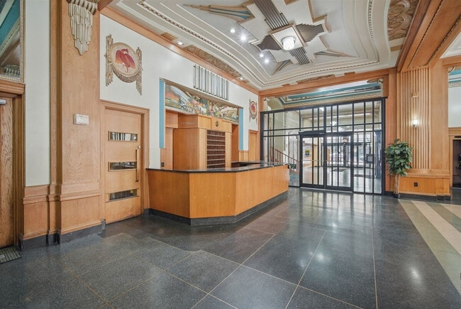 Building Photo - 400 Walnut St