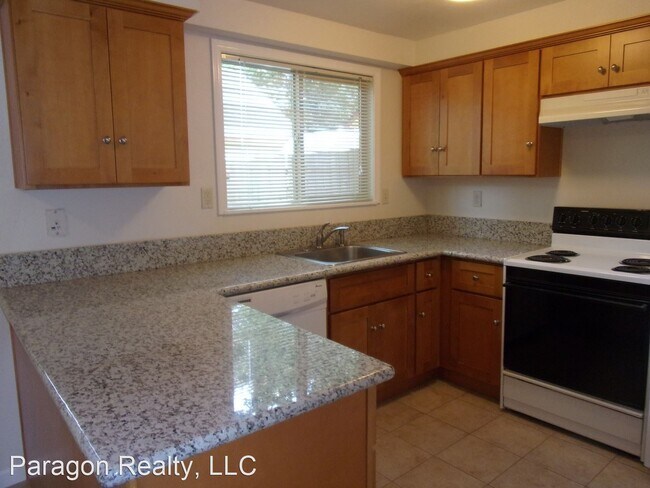 Foto del edificio - 1585-1595 NW Tyler Ave
