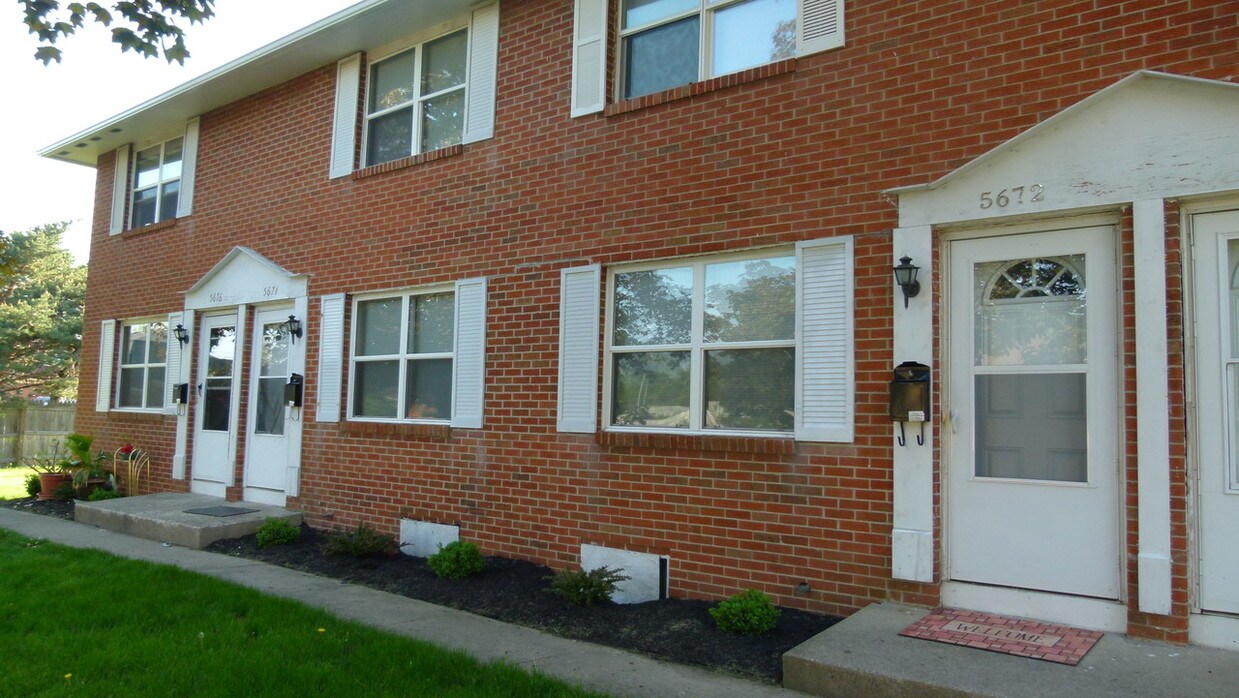 Primary Photo - 5670-5676 Ironwood Ct