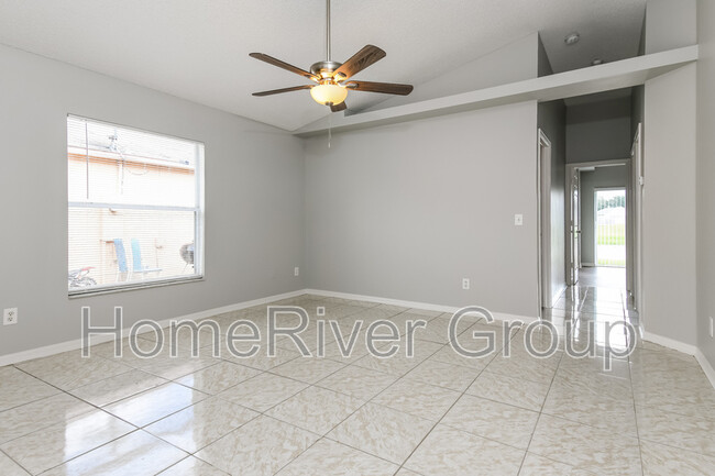 Foto del edificio - 1529 Ridge Pointe Dr