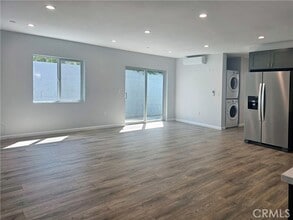 Building Photo - 10620 Kester Ave