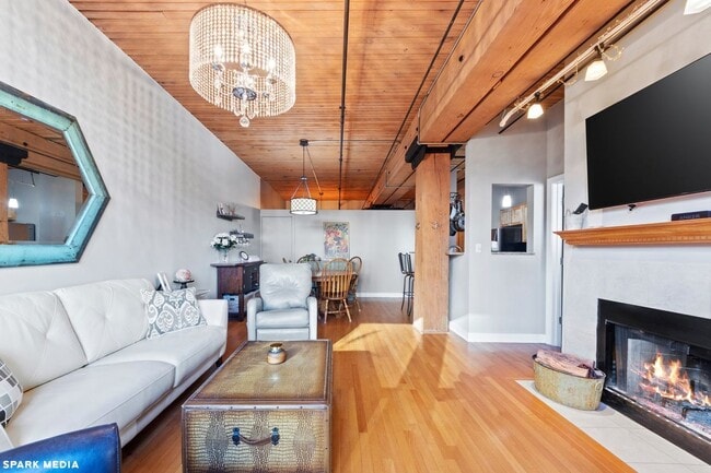 Foto del edificio - 411 W Ontario St