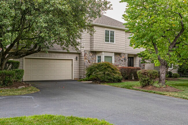 Building Photo - 30 Laurel Wood Dr