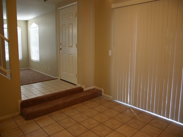 Building Photo - 2818 Briar Knoll Drive