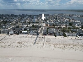 Building Photo - 300 Bay Ln