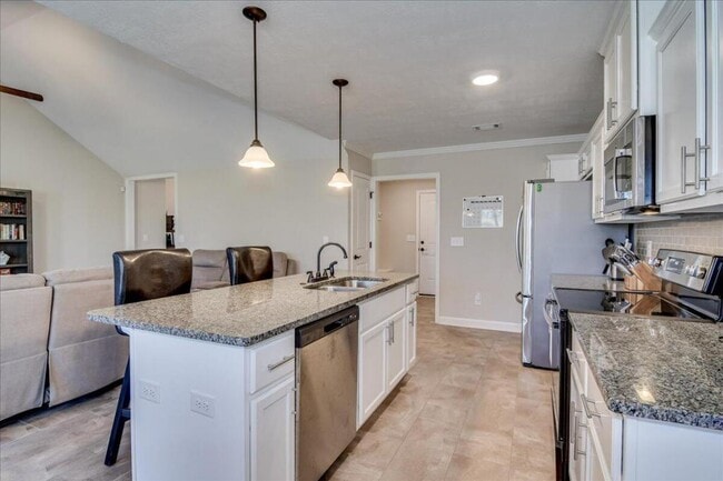 Building Photo - 934 Mulford Lp