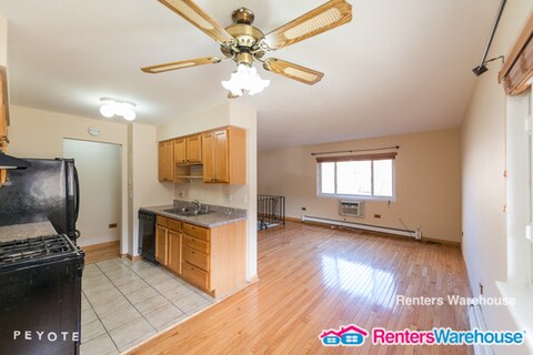 Foto del edificio - 8641 W Foster Ave