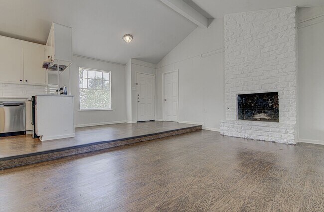 Building Photo - 5703 Gloucester Ln