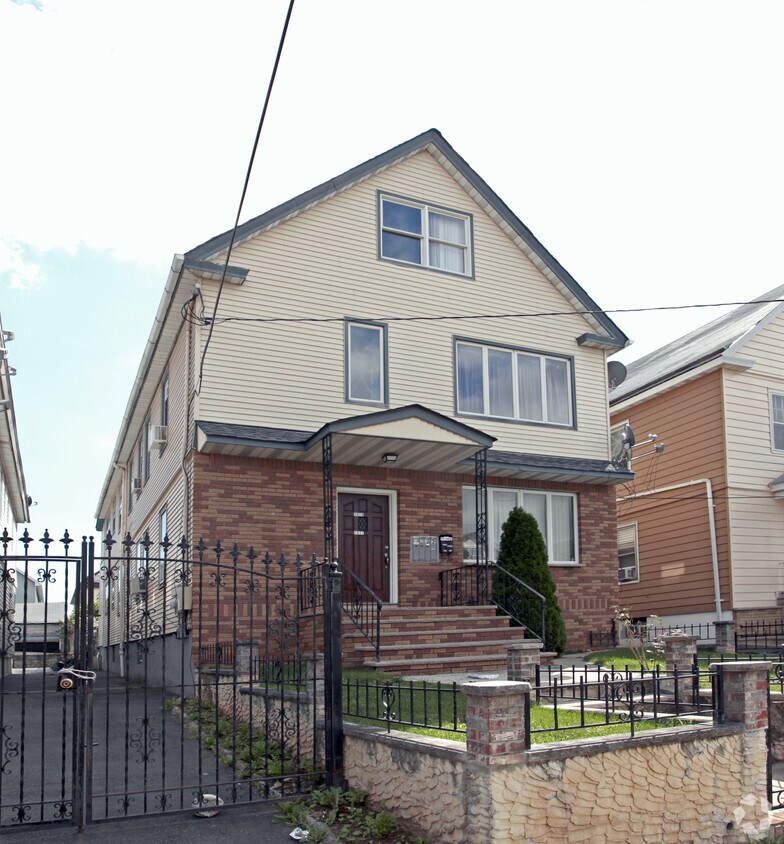 Primary Photo - 1029-1031 Kilsyth Rd