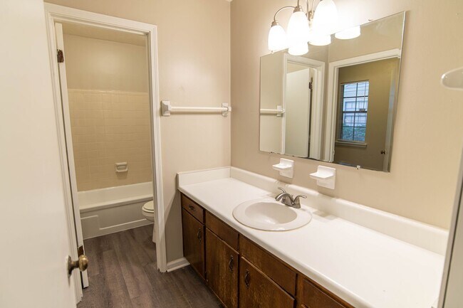 Foto del edificio - 2201 Hartsfield Rd