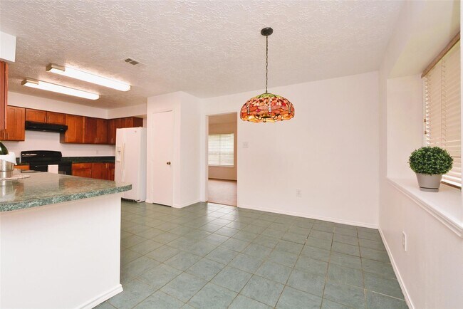 Foto del edificio - 3315 Honey Creek Dr
