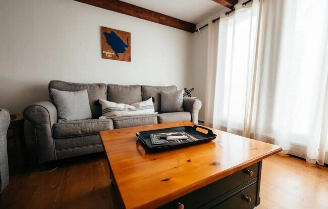 Building Photo - 36 W Shore Dr