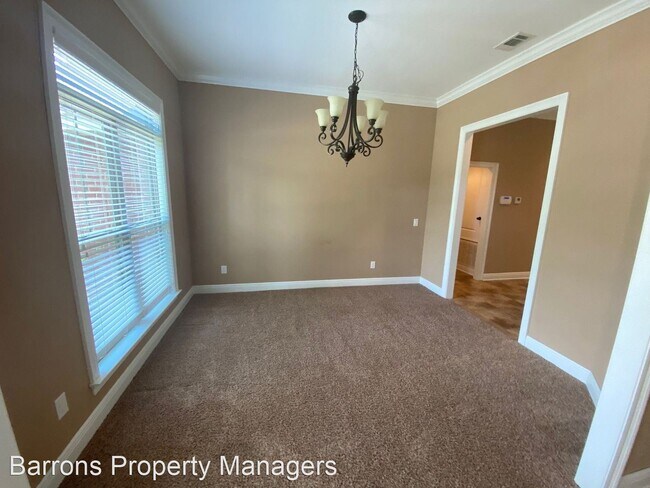 Foto del edificio - 4 br, 3 bath House - 6680 Castlewood Street