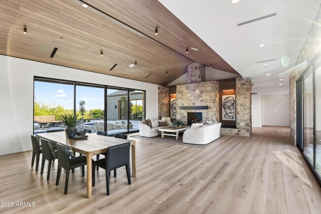 Foto del edificio - 9067 E Rimrock Dr