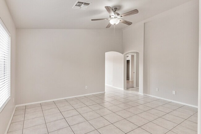 Foto del edificio - 12231 W Rosewood Dr