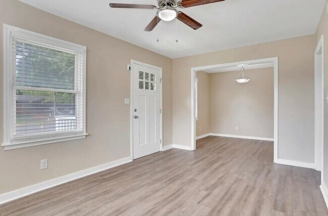 Foto del edificio - 2513 Judson Ave