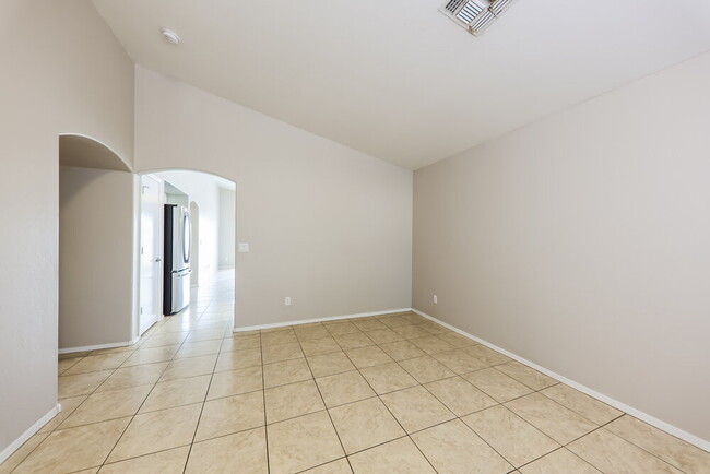 Building Photo - 13117 N El Frio St
