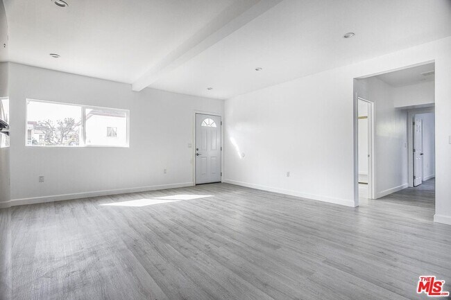 Foto del edificio - 1324 Toberman St