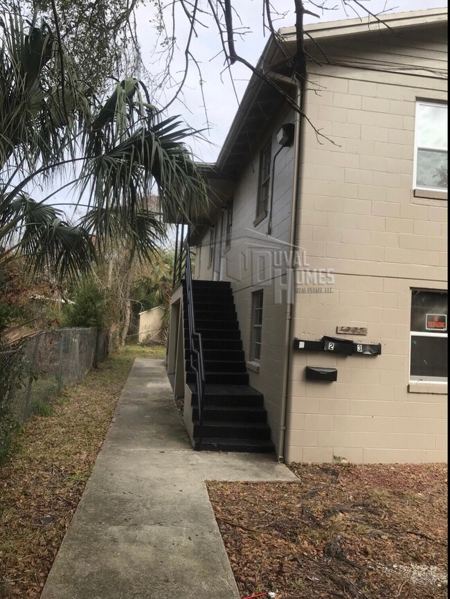 Building Photo - 1277 W 27th St