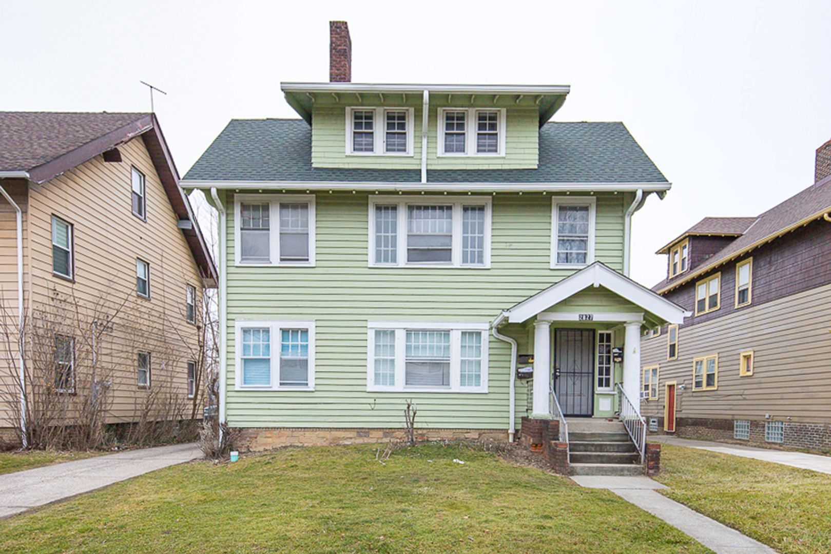 2827 Avondale Ave Cleveland Heights, OH 44118 – photo 1