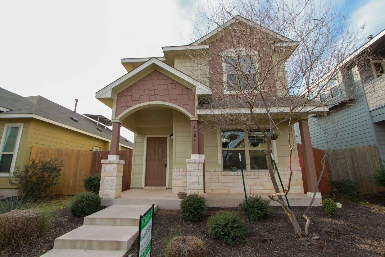 Foto principal - 3 Bedroom, 2.5 Bath Home in East Austin's ...